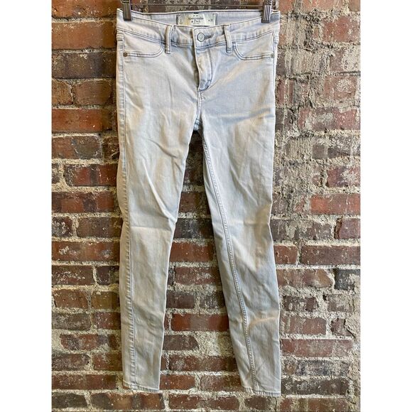 Abercrombie & Fitch • Light Wash High Waisted Skinny Jean • Size 2 \ w26 - Picture 1 of 10